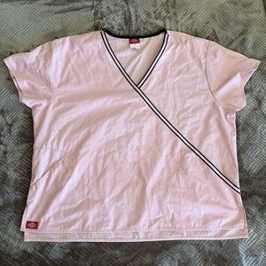 Dickies - pale pink scrub top. V-neck with black detail. SZ XL